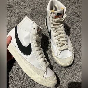 Nike Blazer Mid '77 Vintage High Top Sneakers